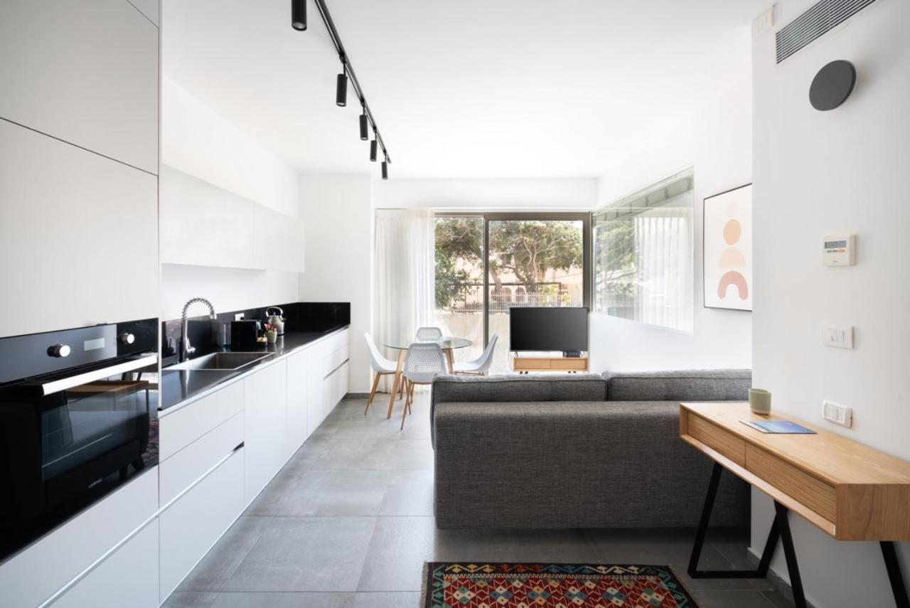 Yefet - By Beach Apartments Tlv Tel Aviv Bagian luar foto