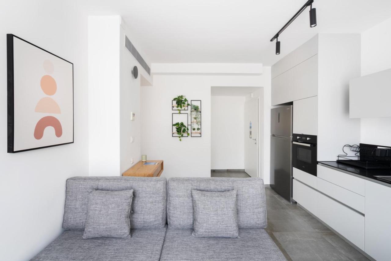 Yefet - By Beach Apartments Tlv Tel Aviv Bagian luar foto
