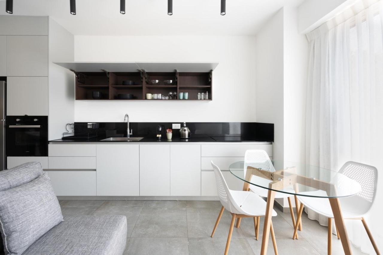 Yefet - By Beach Apartments Tlv Tel Aviv Bagian luar foto