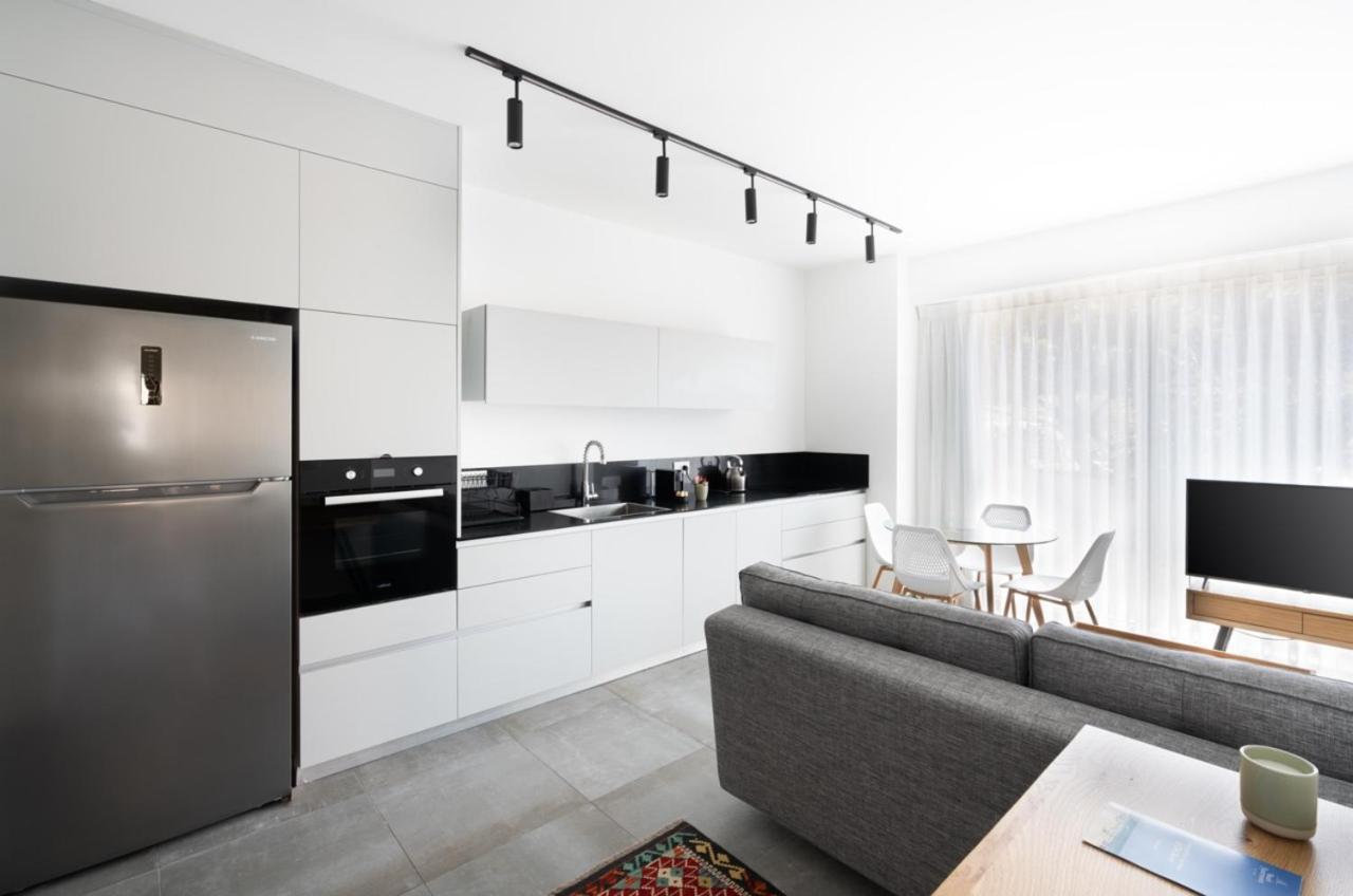 Yefet - By Beach Apartments Tlv Tel Aviv Bagian luar foto